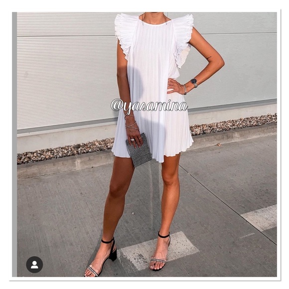 Zara pleated dress bloggers favorite - Picture 4 of 13